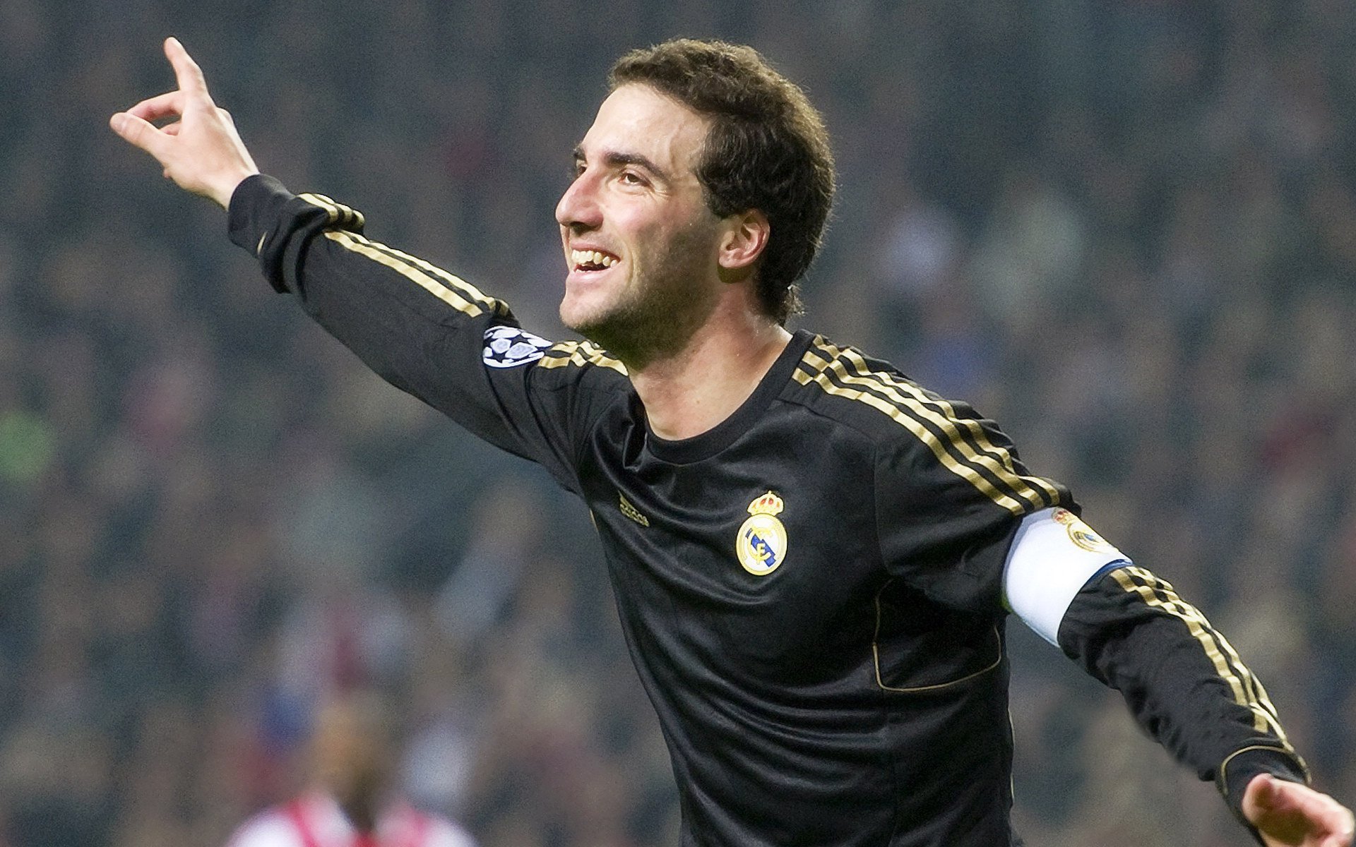 世界杯极限战：攻防战术中的经典瞬间，超级世界杯